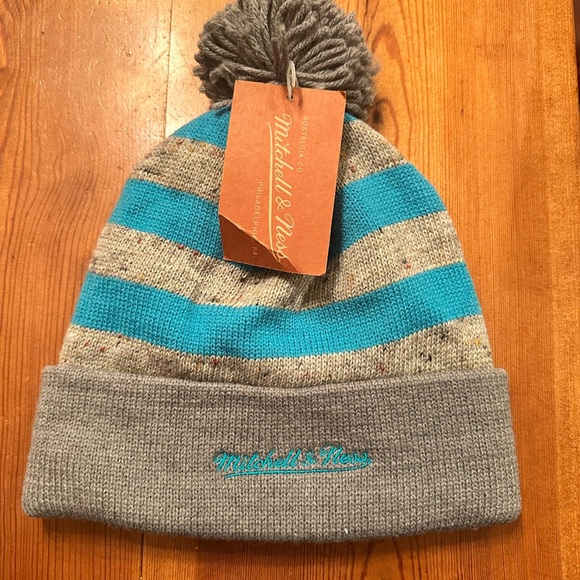 Mitchell & Ness Mens Gray Teal Charlotte Hornets NBA Beanie Cap hat One Size - Picture 2 of 3